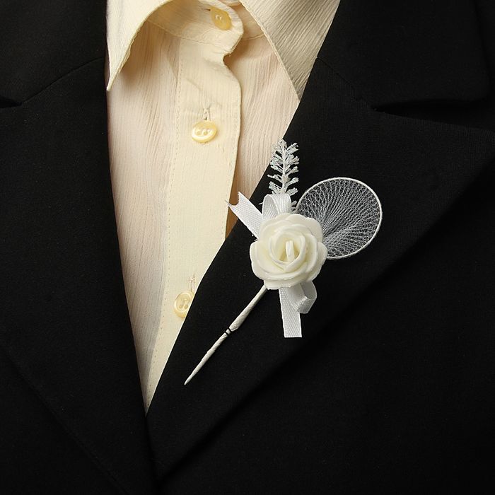 Бутоньерка 9 см, белая