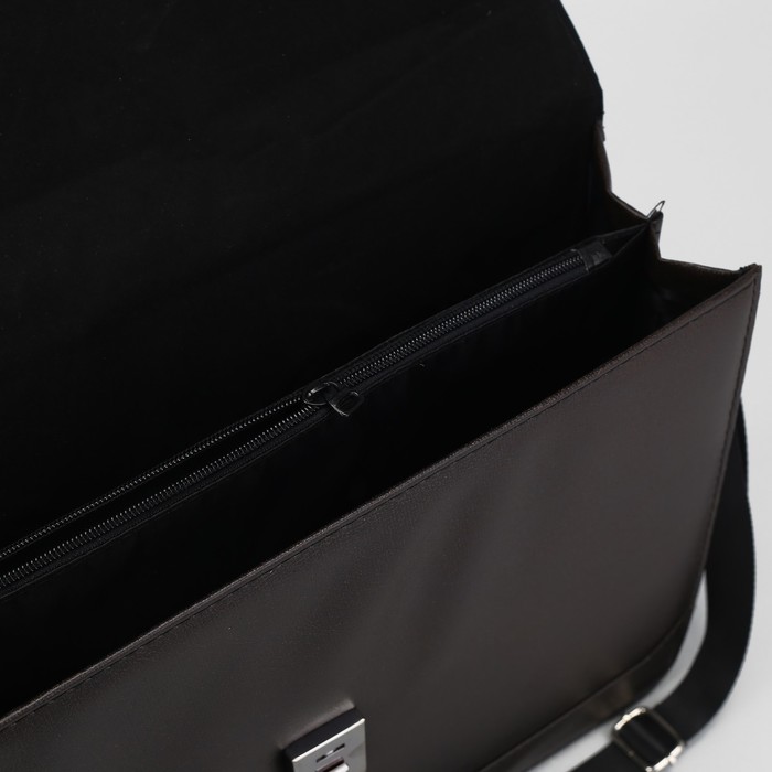 Портфель деловой на клапане, 3 отдела, длинный ремень, цвет коричневый