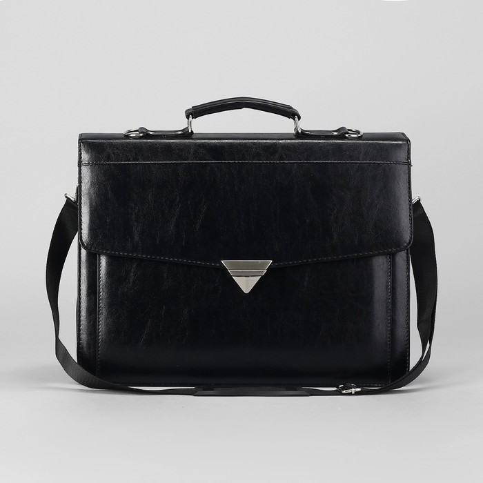 Портфель деловой на клапане, 3 отдела, наружный карман, длинный ремень, цвет чёрный