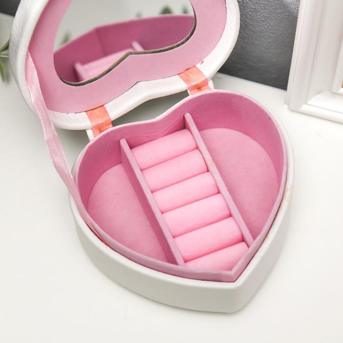 Шкатулка кожзам для украшений "Сердце белое" 5х9х10,5 см