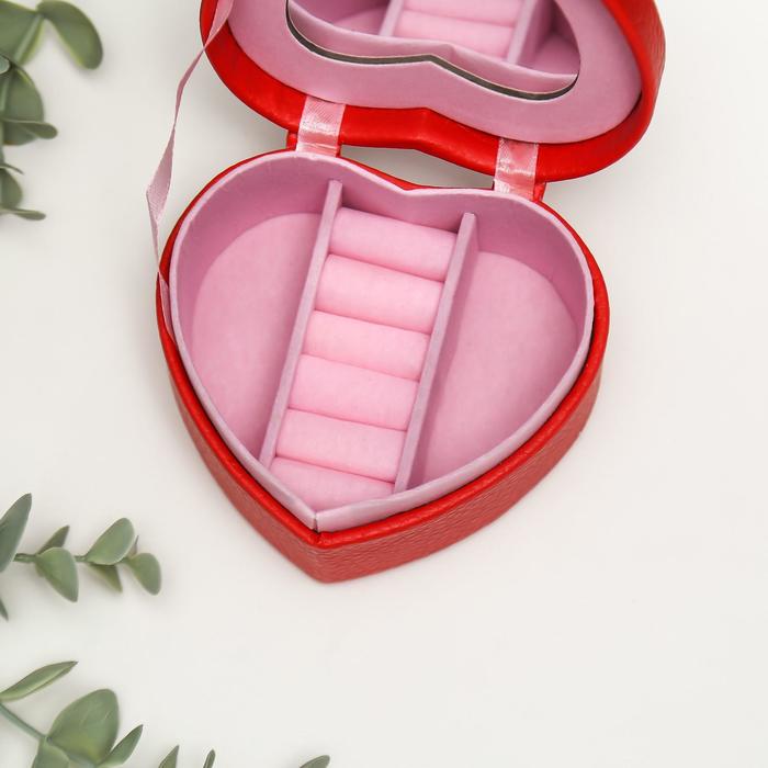 Шкатулка кожзам для украшений "Сердце красное" 5х9х10,5 см