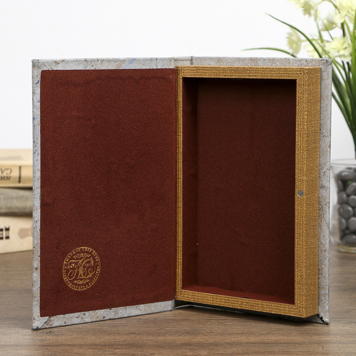 Шкатулка дерево книга "Герб монарха" 21х14х3 см