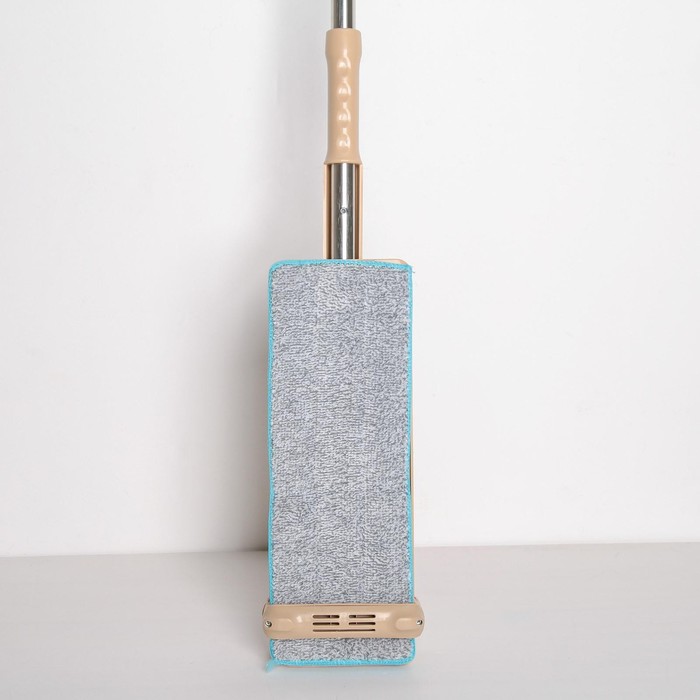 Швабра для мытья пола плоская, с вертикальным отжимом Доляна, стальная ручка 125 см, 2 насадки из микрофибры, 35×14 см