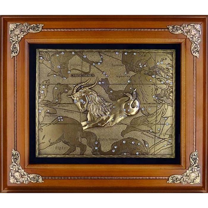 Деревянная ключница настенная «Козерог»