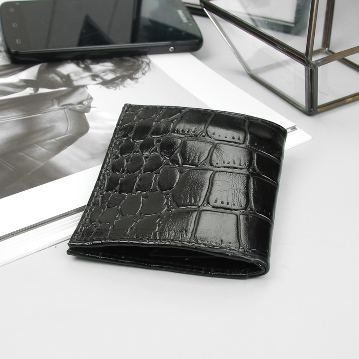 Портмоне на кнопке, 2 отдела, для карт, монет, крокодил, скат, цвет чёрный