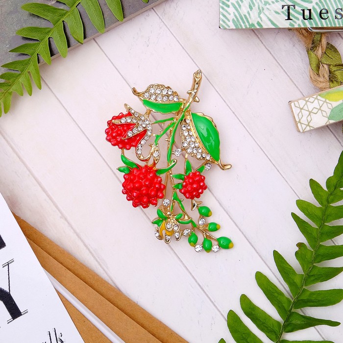 Брошь "Ягодный куст", цвет красно-зеленый в золоте