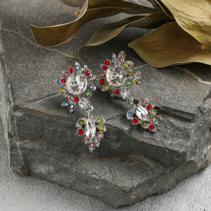 Серьги со стразами "Цветение" листок, цветные в серебре