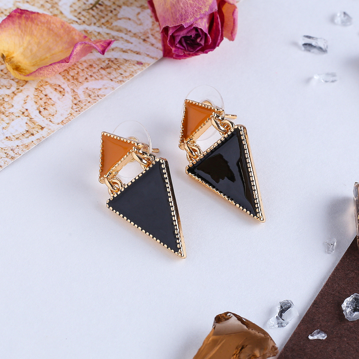 Серьги эмаль "Треугольник" стиль, цвет коричнево-чёрный в золоте