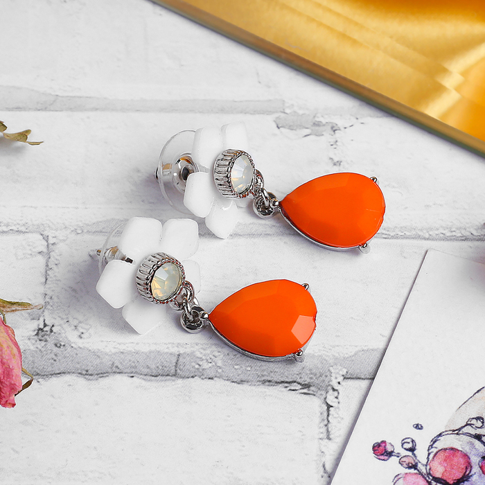 Серьги ассорти "Цветочек" с каплей, цвет бело-коралловый в серебре