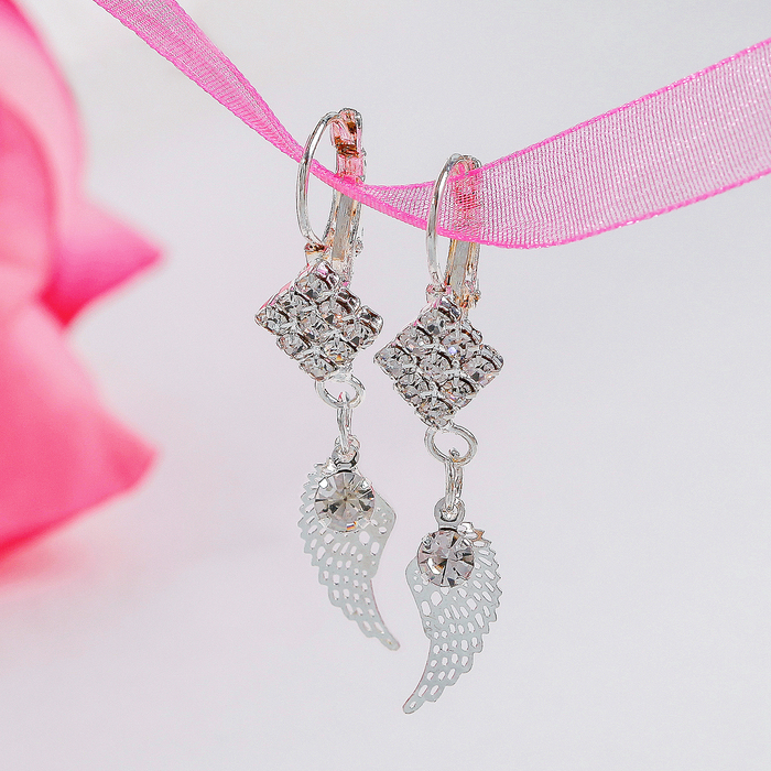 Серьги со стразами "Крылья" с ромбом, цвет МИКС