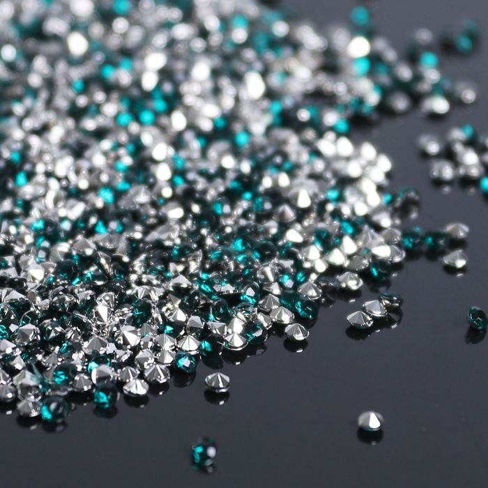 Стразы (набор 10грамм), 2мм, цвет изумрудный №44