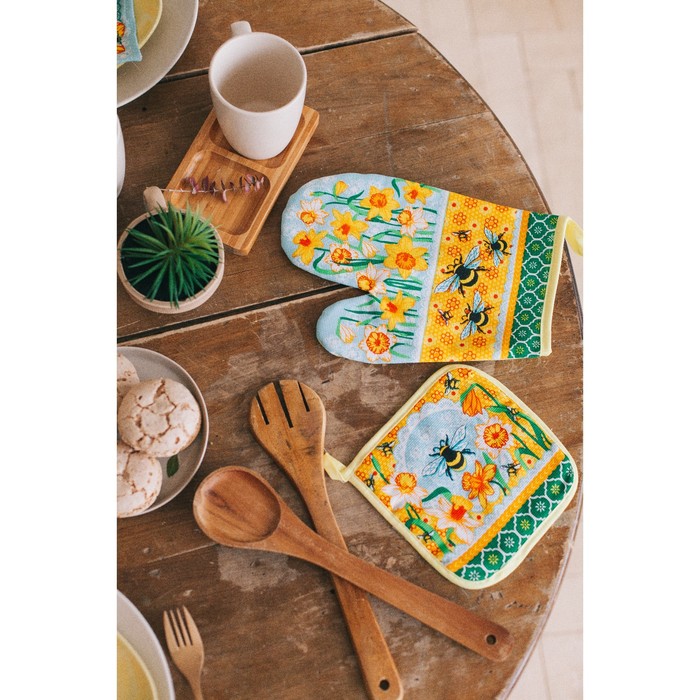 Набор "Доляна" Нарциссы (вид 2): варежка 18х26 см, прихватка 17х17 см, рогожка 162 г/м2