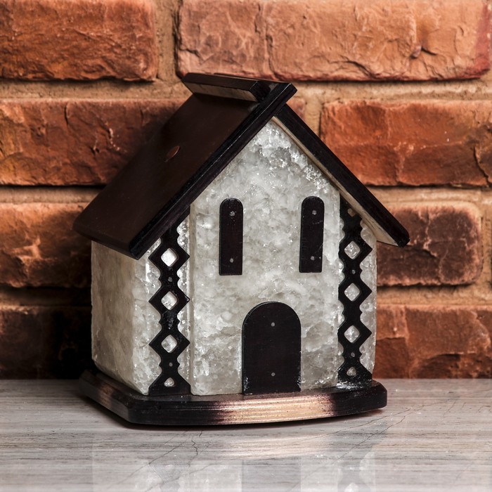 Соляной светильник "Домик", цельный кристалл, цветной, 5-6 кг, деревянный декор микс