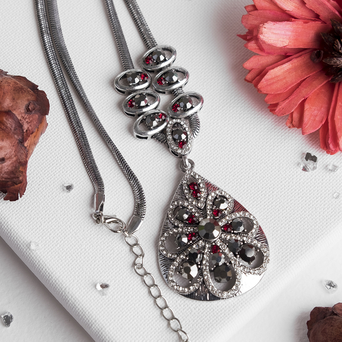 Кулон на декоративной основе "Капля", цвет красно-серый в чернёном серебре