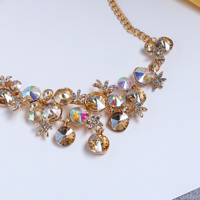 Колье "Цветочная россыпь", цвет радужно-золотой