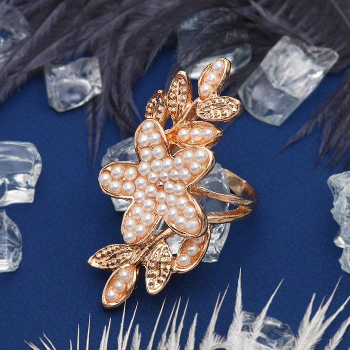 Кольцо "Цветок" с листочками, размер 18, цвет белый в золоте