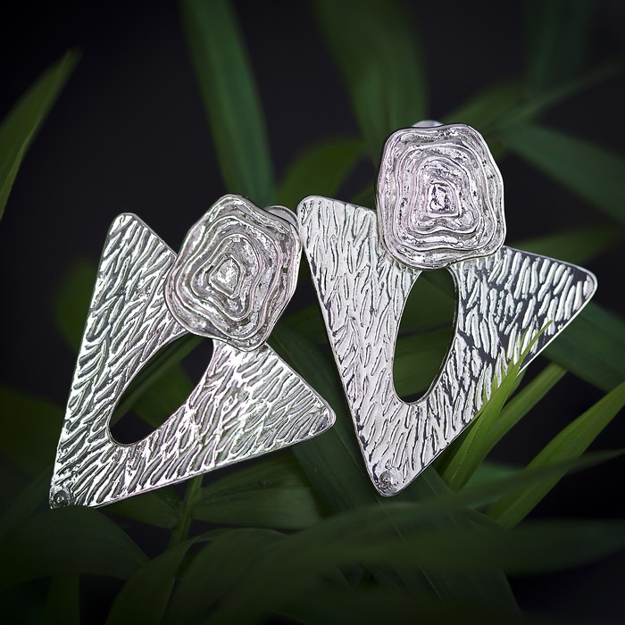 Серьги металл "Треугольник" с кругом, цвет серебро