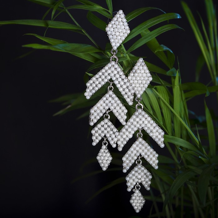 Серьги с жемчугом "Шикарный вечер", цвет белый в серебре