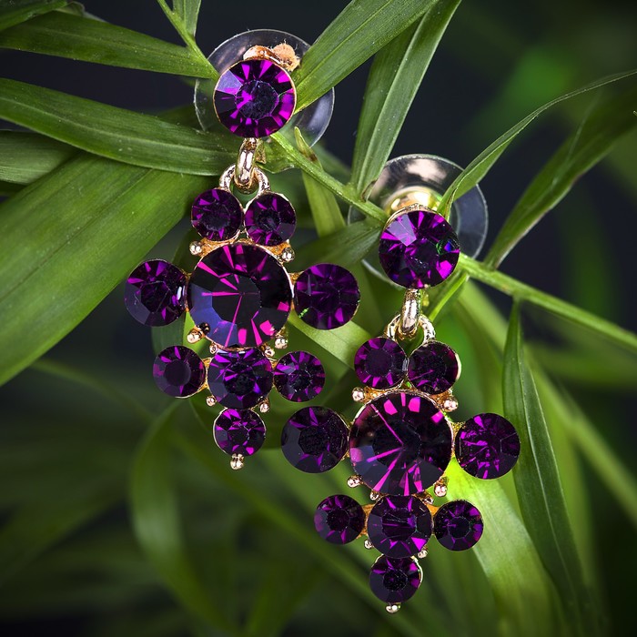Серьги со стразами "Фантазия", цвет фиолетовый в золоте