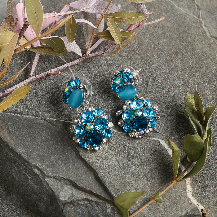 Серьги со стразами "Круг" капля блеска, цвет бело-голубой в серебре