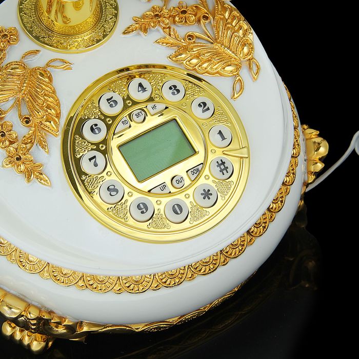 Телефон ретро полистоун, Круг с узором из лепнины Бабочка золото, белый 18*25см