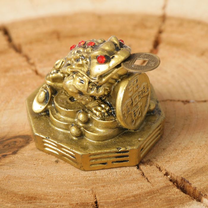 Нэцкэ "Жаба на Ба - гуа с монетой"