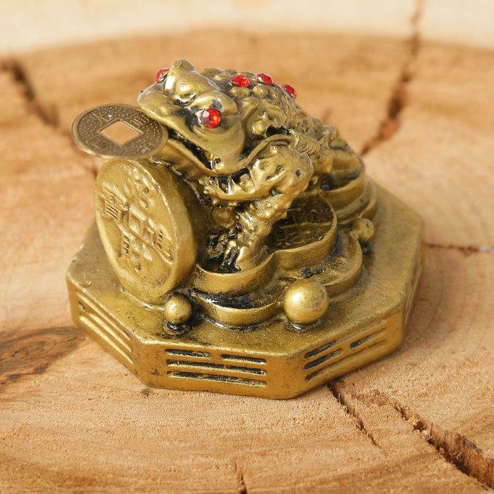 Нэцкэ "Жаба на Ба - гуа с монетой"