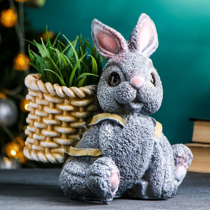 

Фигурное кашпо "Зайчик с корзинкой" серый, 25х25см