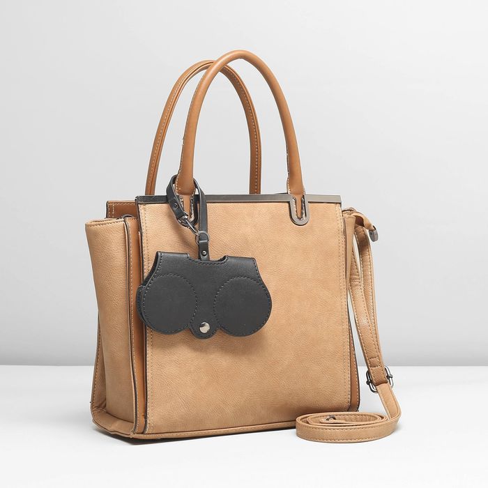 Сумка женская, 1 отдел с перегородкой, 3 наружных кармана, длинный ремень, цвет бежевый