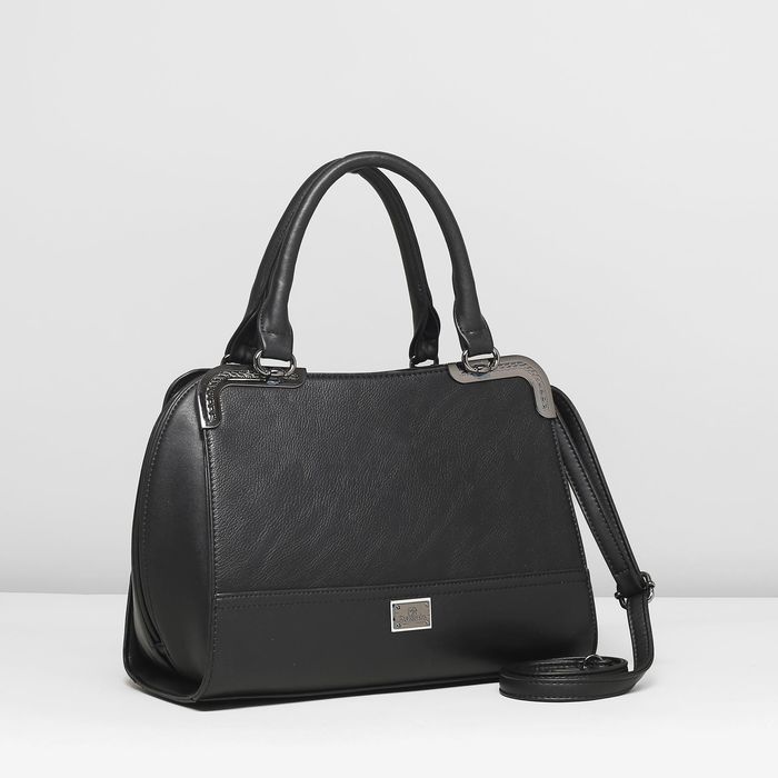 Сумка женская, 1 отдел на молнии, наружный карман, длинный ремень, цвет чёрный