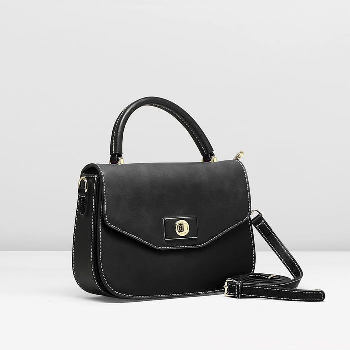 Сумка женская на молнии, 1 отдел, 2 наружных кармана, длинный ремень, цвет чёрный