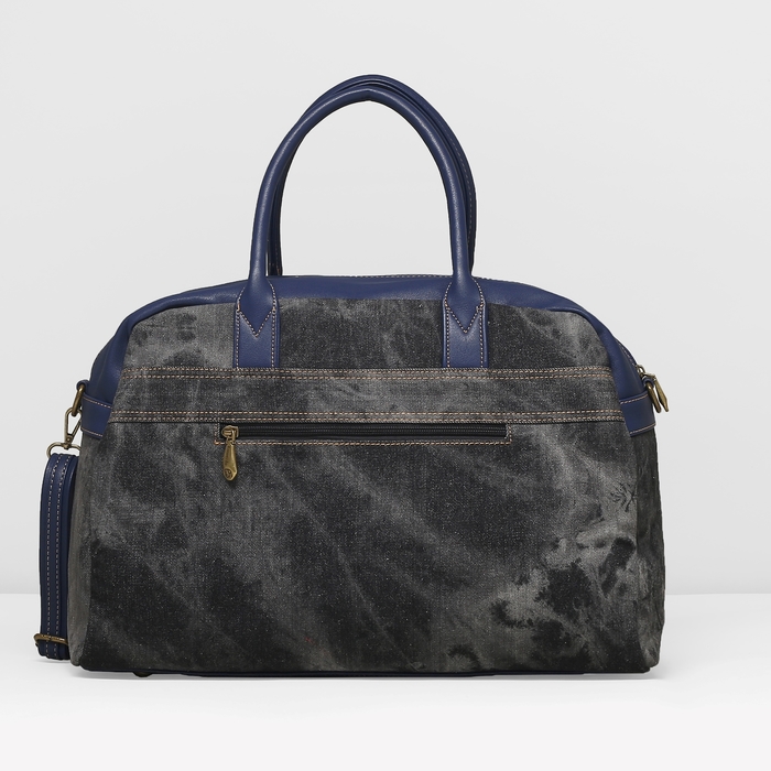 Сумка дорожная, отдел на молнии, наружный карман, длинный ремень, цвет чёрный/синий