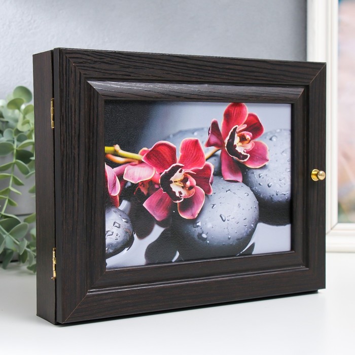 Ключница "Цветы" венге 19х24 см