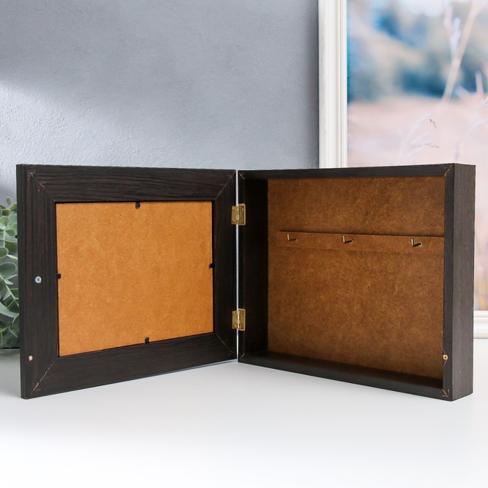 Ключница "Цветы" венге 19х24 см