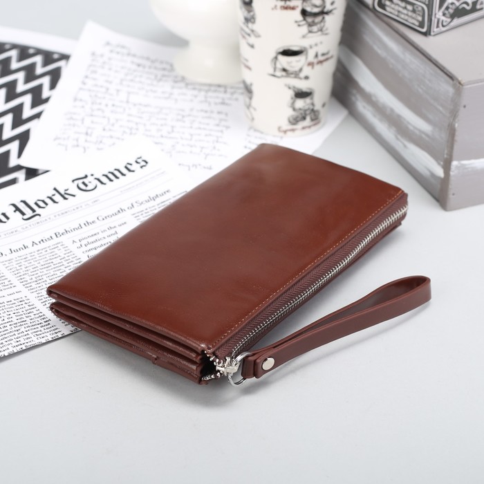 Клатч женский на молнии, 3 отдела, наружный карман, с ручкой, цвет коричневый