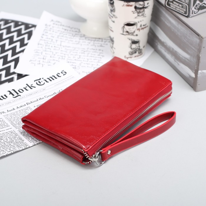 Клатч женский на молнии, 3 отдела, наружный карман, с ручкой, цвет красный