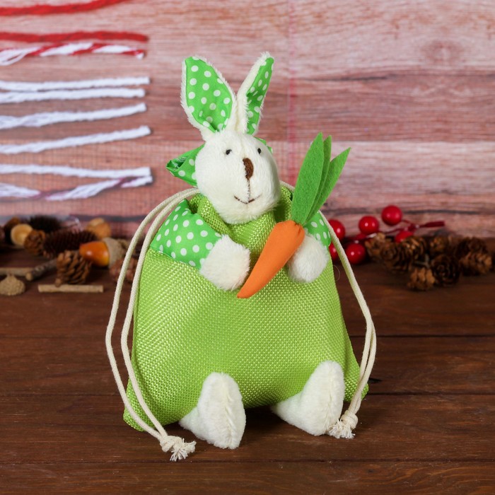 Подарочная сумочка "Зайка с морковкой" ушки в горошек, цвета МИКС