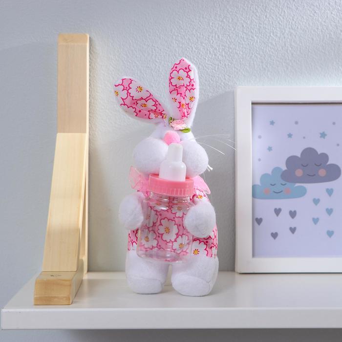 Мягкая игрушка с бутылочкой "Ушастый зайка" цвета МИКС