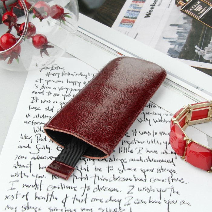 Чехол Time для телефона, с ремешком, размер 23, 47x115x12 мм, цвет рубиновый