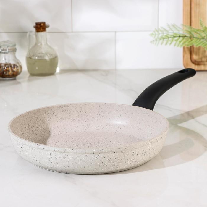 Сковорода с антипригарным покрытием, 24 см MARMIA