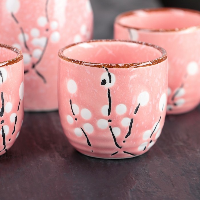 Набор для сакэ "Кансин", кувшин 150 мл, 4 стакана 40 мл, цвет розовый