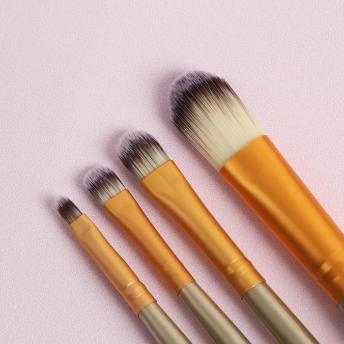 Набор кистей для макияжа, 7 предметов, на кнопке, цвет золотой