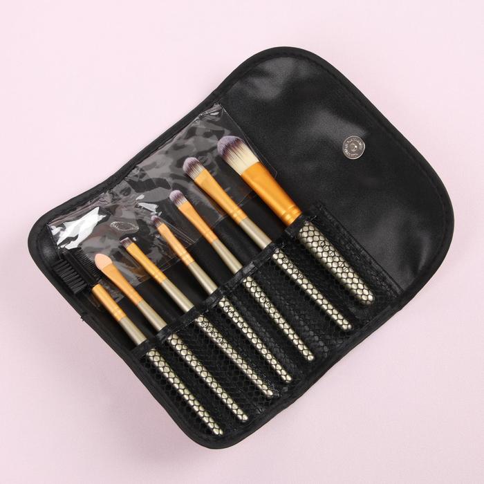 Набор кистей для макияжа, 7 предметов, на кнопке, цвет золотой