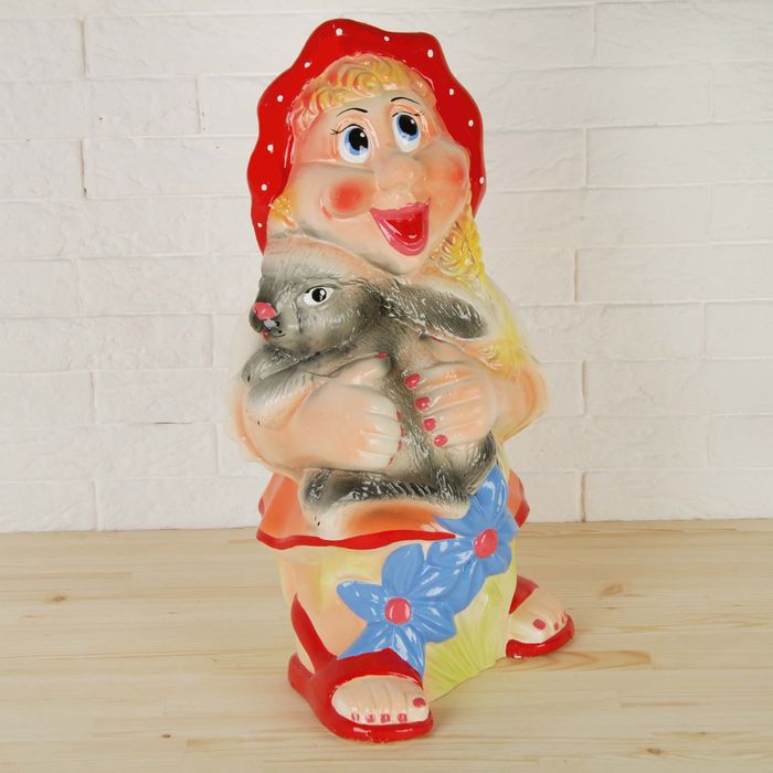 Садовая фигура "Гномиха с зайцем" 55 см