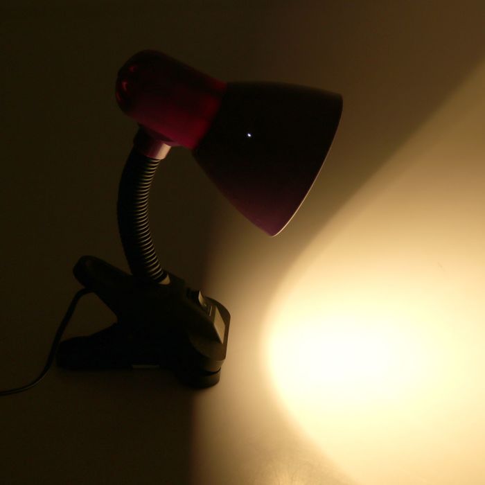 Лампа настольная Е27 220V с выкл. на зажиме "Фиолетовая" металл, пластик 25х10х13 см