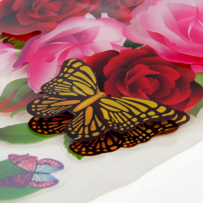 Наклейка интерьерная "Бабочки в розах"