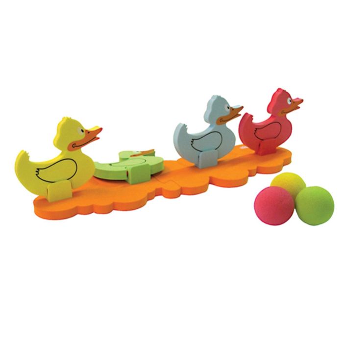 Игра на ловкость "Сбей утёнка": 1 основа, 4 утёнка, 4 мяча