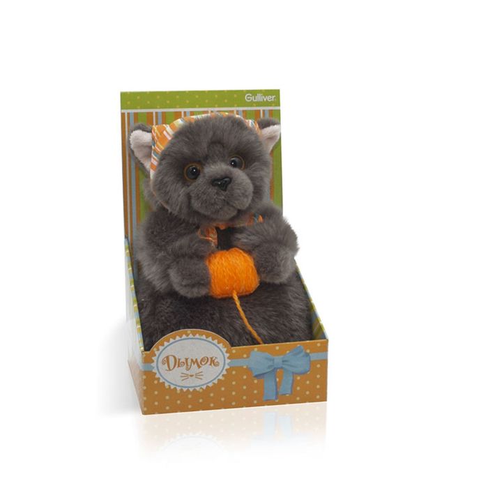 Котик "Дымок" в косынке с клубком, 19 см