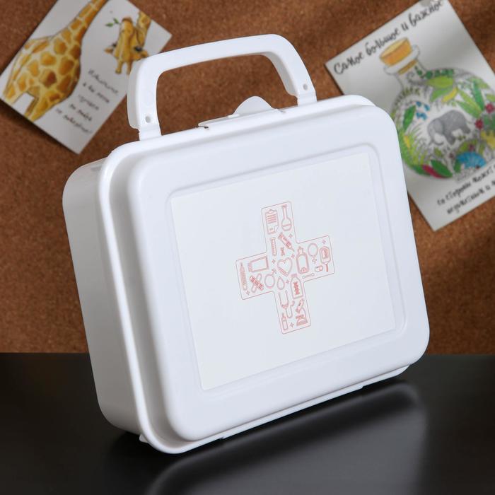 Аптечка малая, цвет снежно-белый