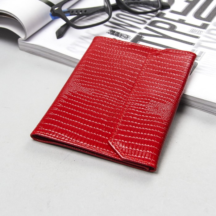 Обложка для документов, игуана, цвет алый